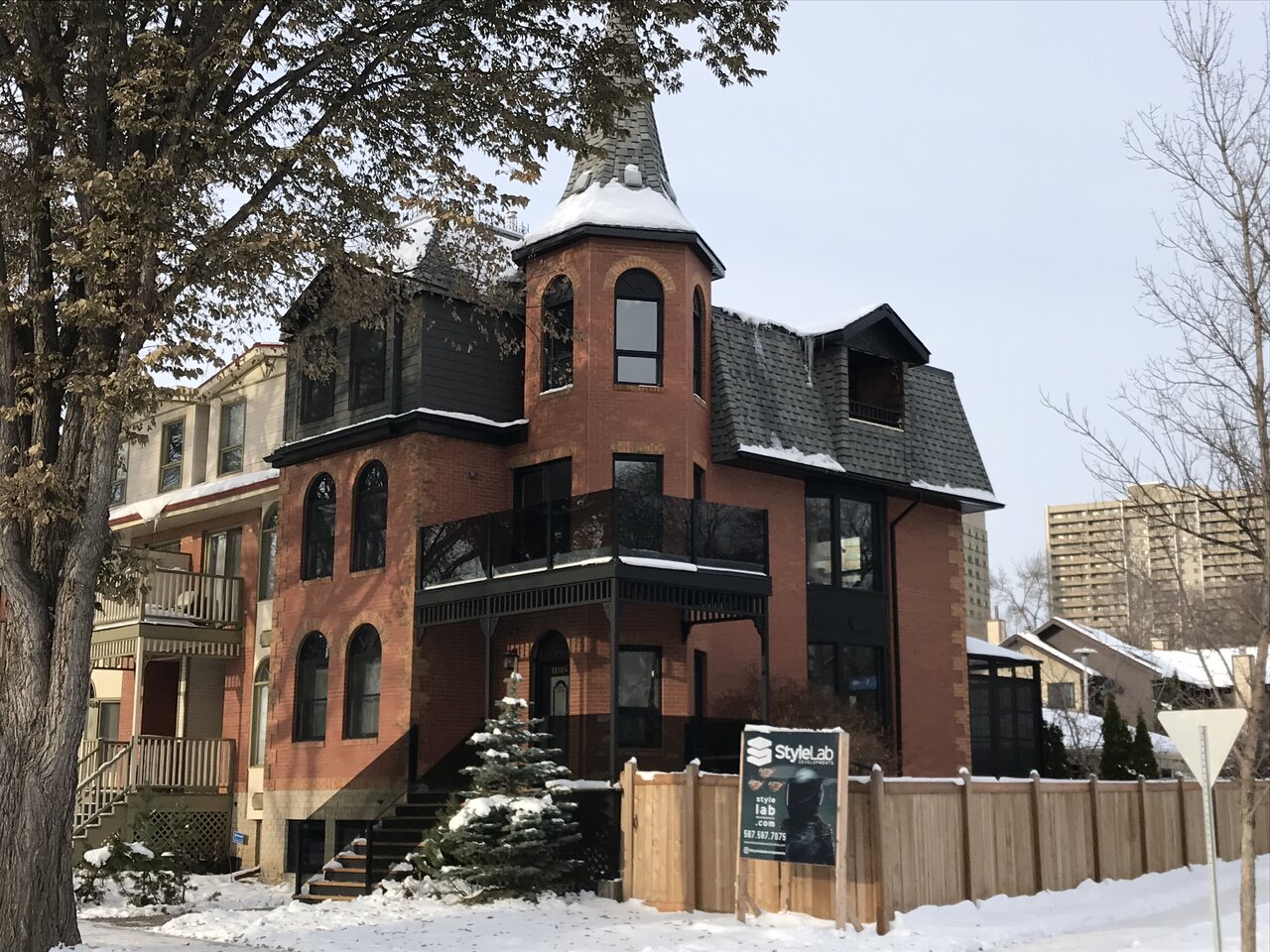 111St_University Ave.JPG