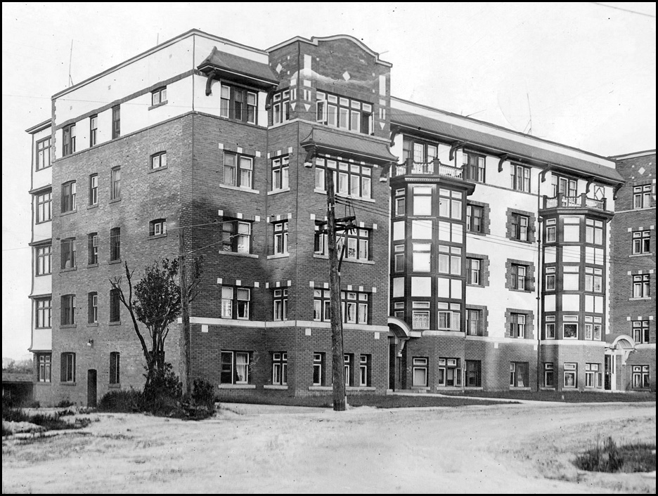 1597 to 1599 Bathurst st. 1926 TPL.jpg