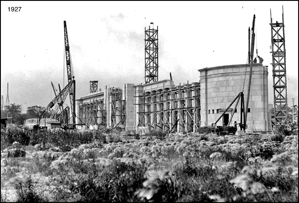 1927_Construction_of_Princes_Gates_City_of_Toronto_Archives_sm.jpg