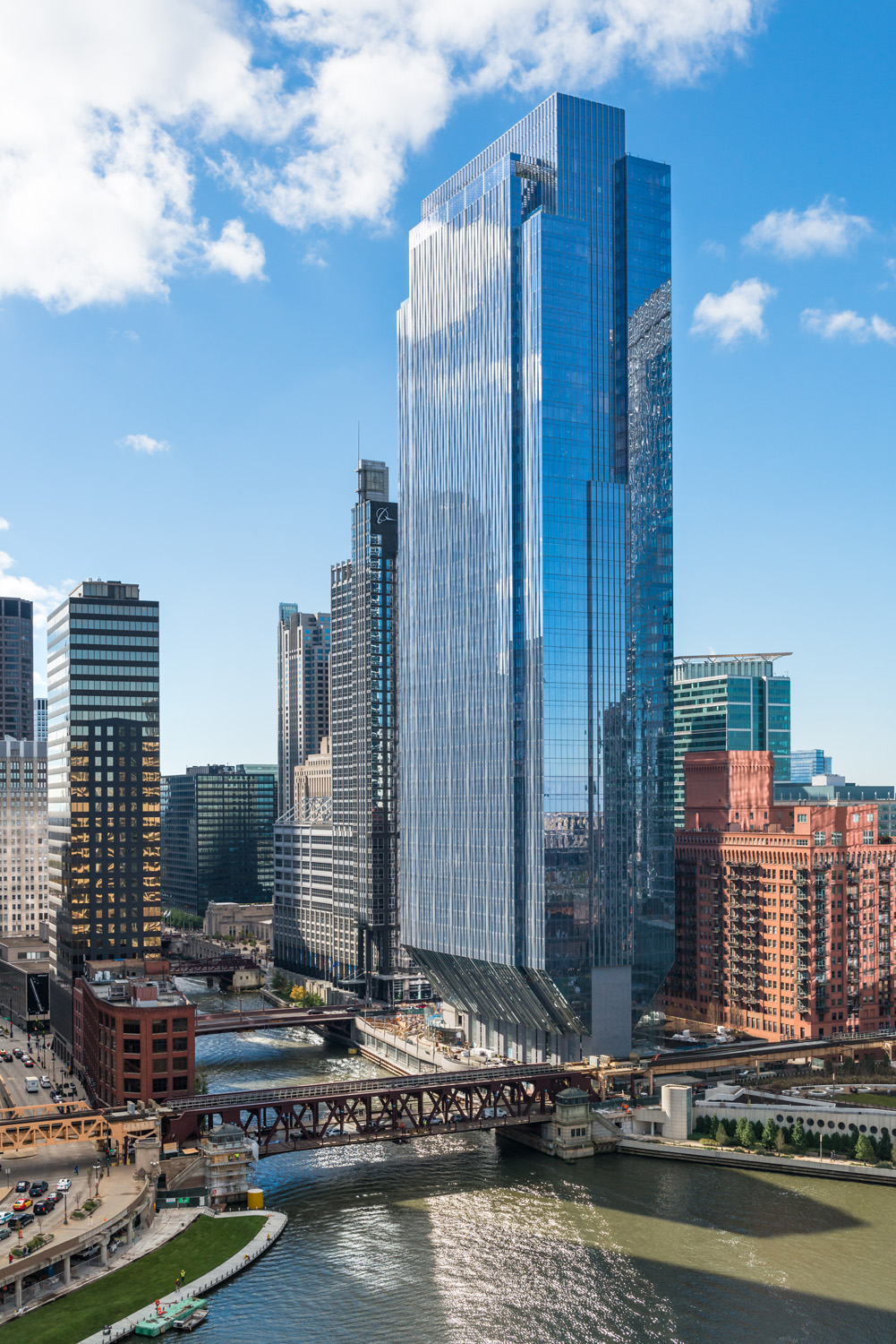 1_150 North Riverside_Overall Aerial.jpg