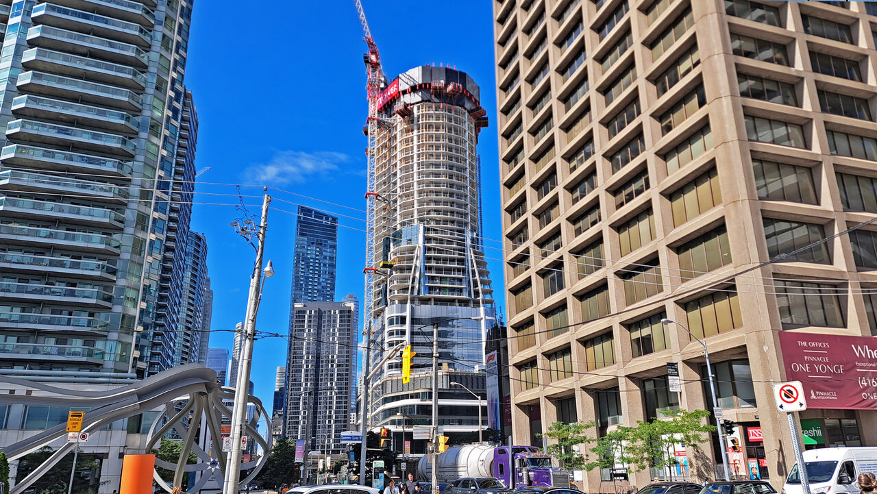 1yonge-001.jpg