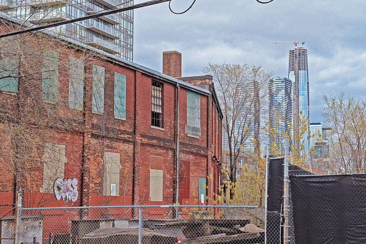 1yonge-012.jpg