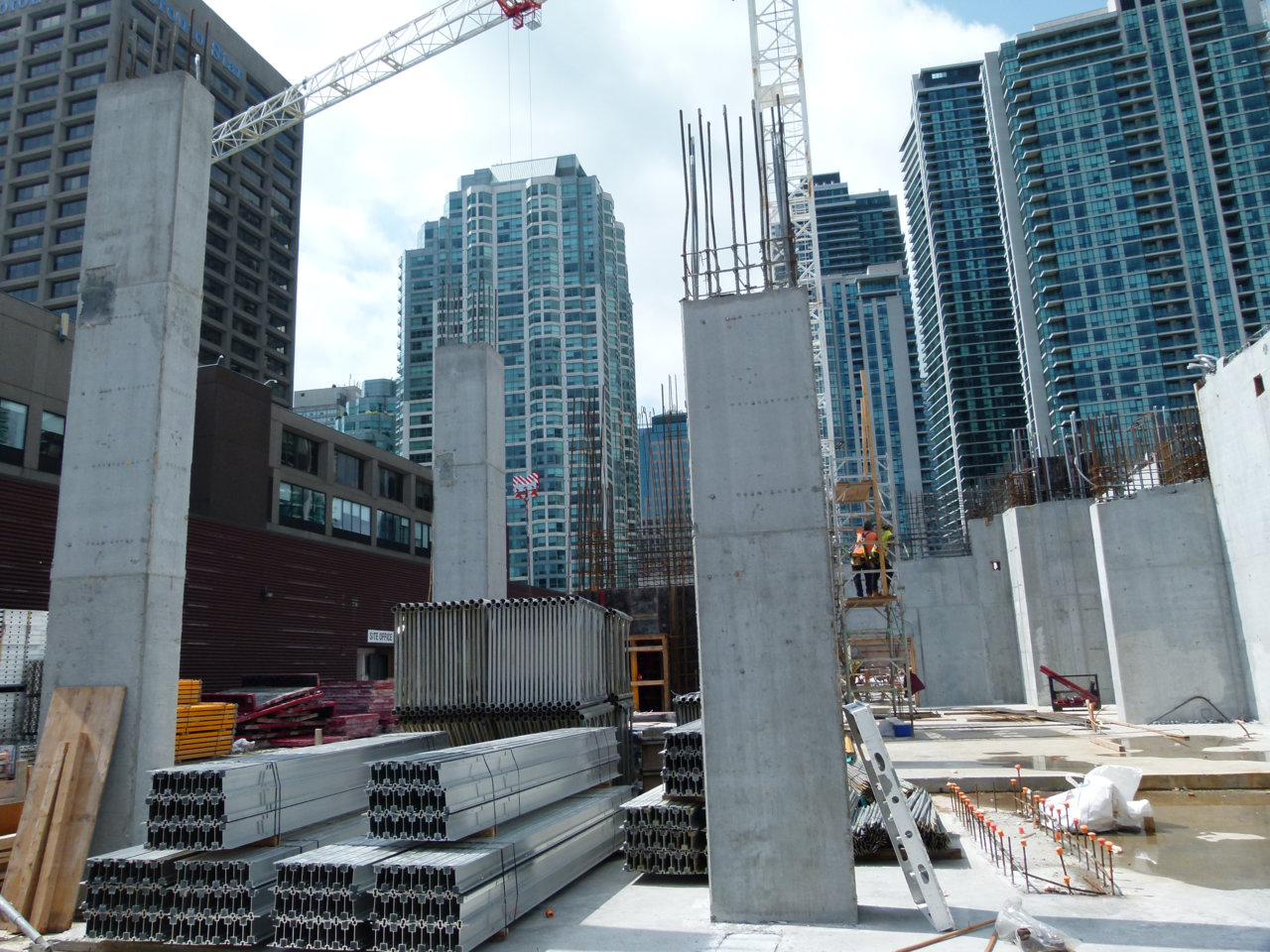 1Yonge3.jpg