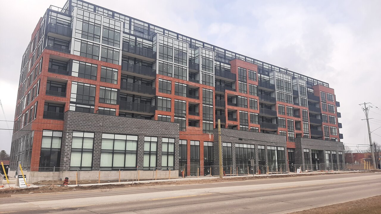 Toronto South District Condominium (Barrie) 25.05m 7s