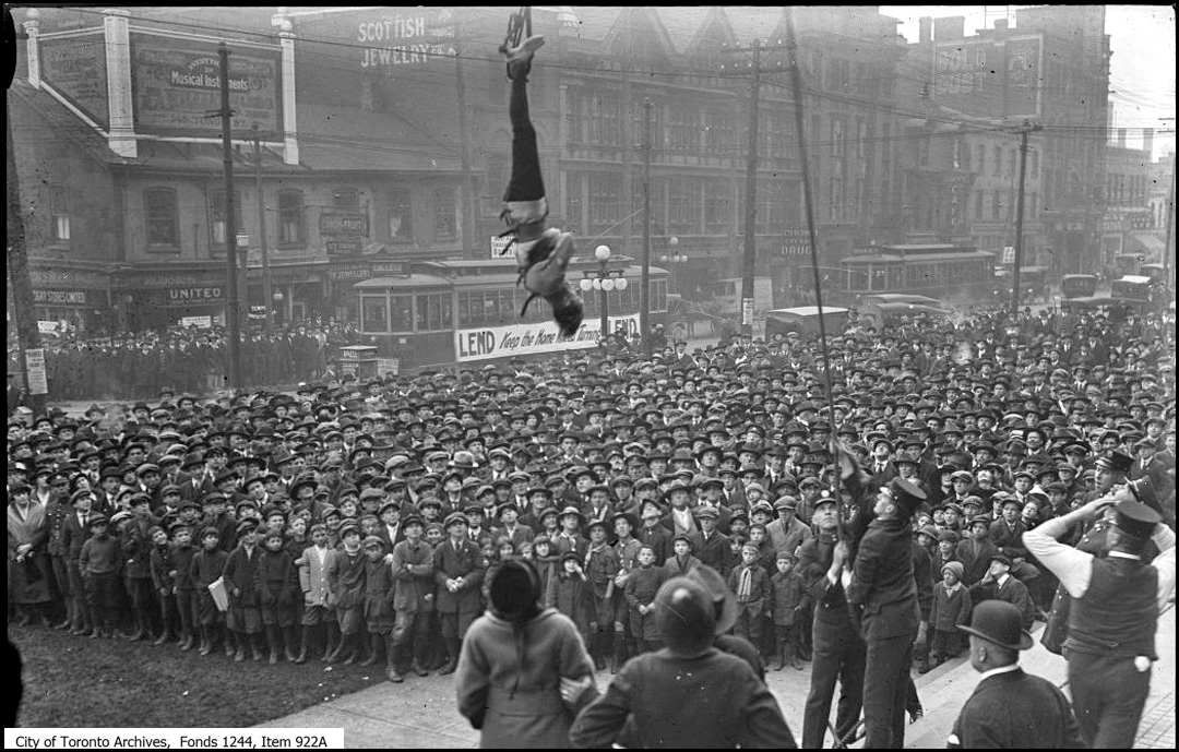 %22Raffles%22 the escape artist at Victory Bond rally City Hall 1915.jpg