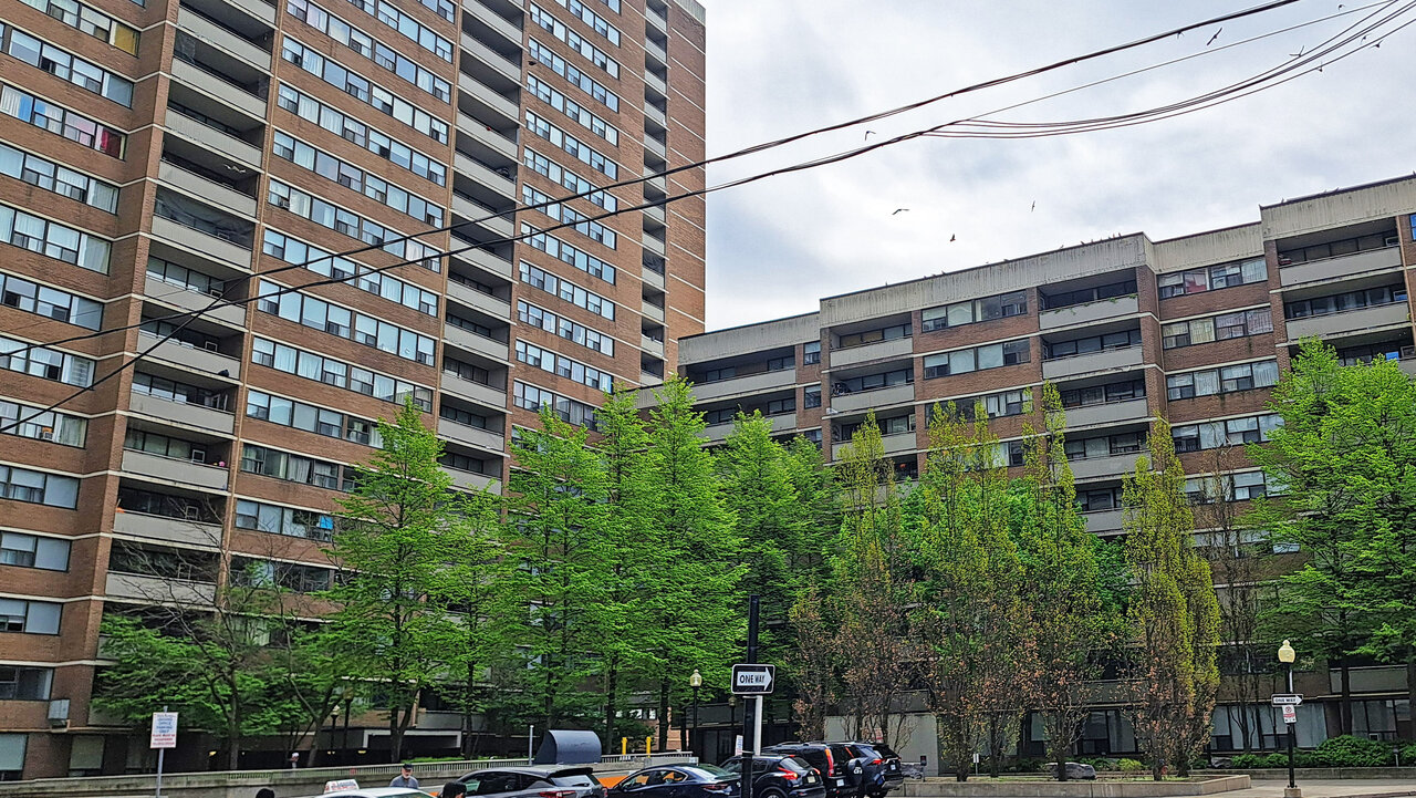 2575danforth-002.jpg