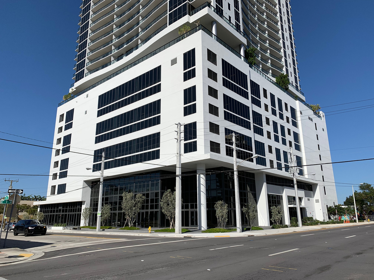 Miami Canvas Condos ?m ?s NR Investments CFE Architects
