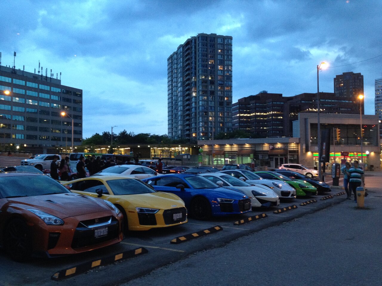 4800YongeParkingLotC.JPG