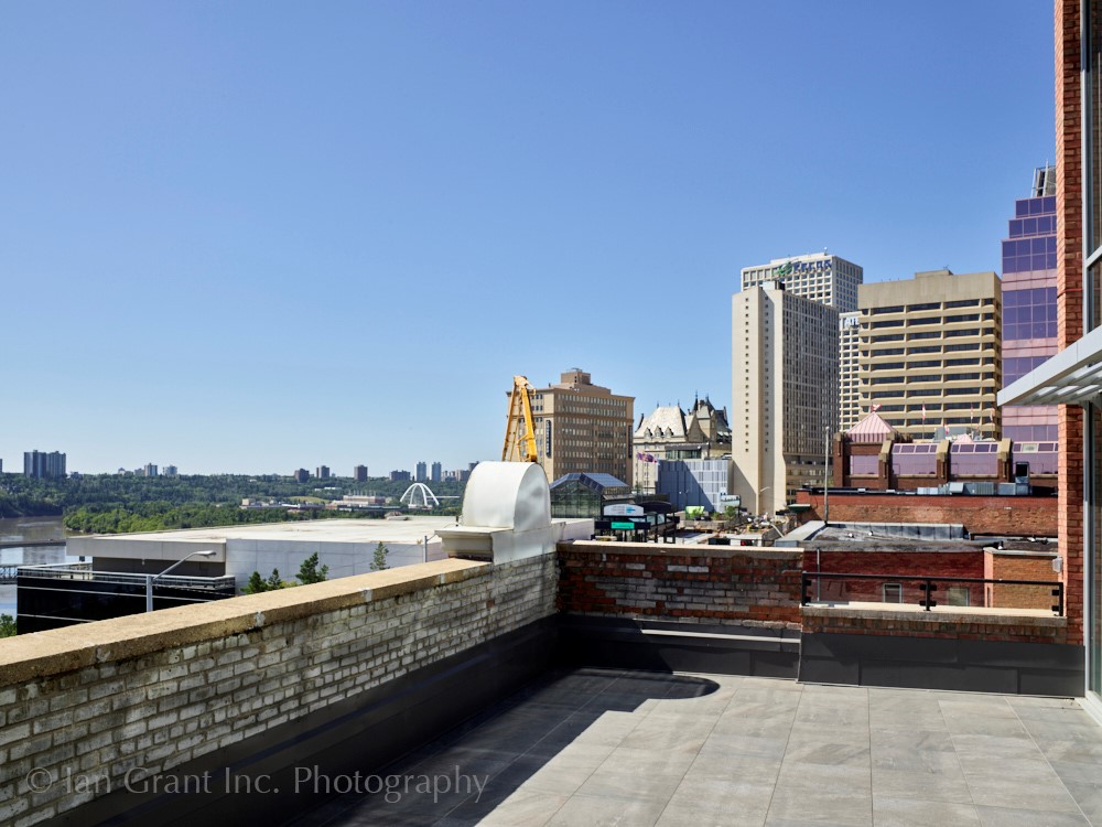 4th floor patio 3.jpg
