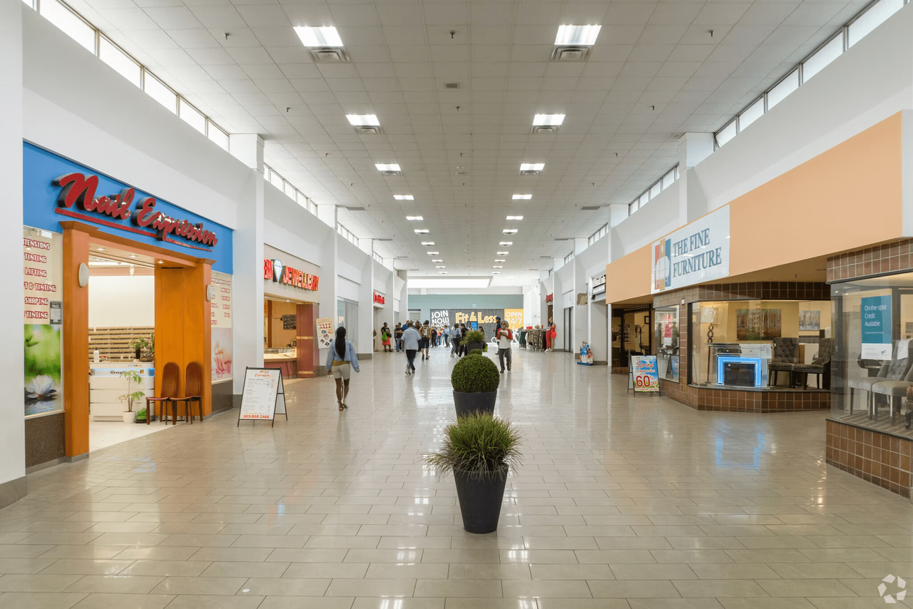 7205-7215-Goreway-Dr-Mississauga-ON-Interior-Photo-5-LargeHighDefinition.png