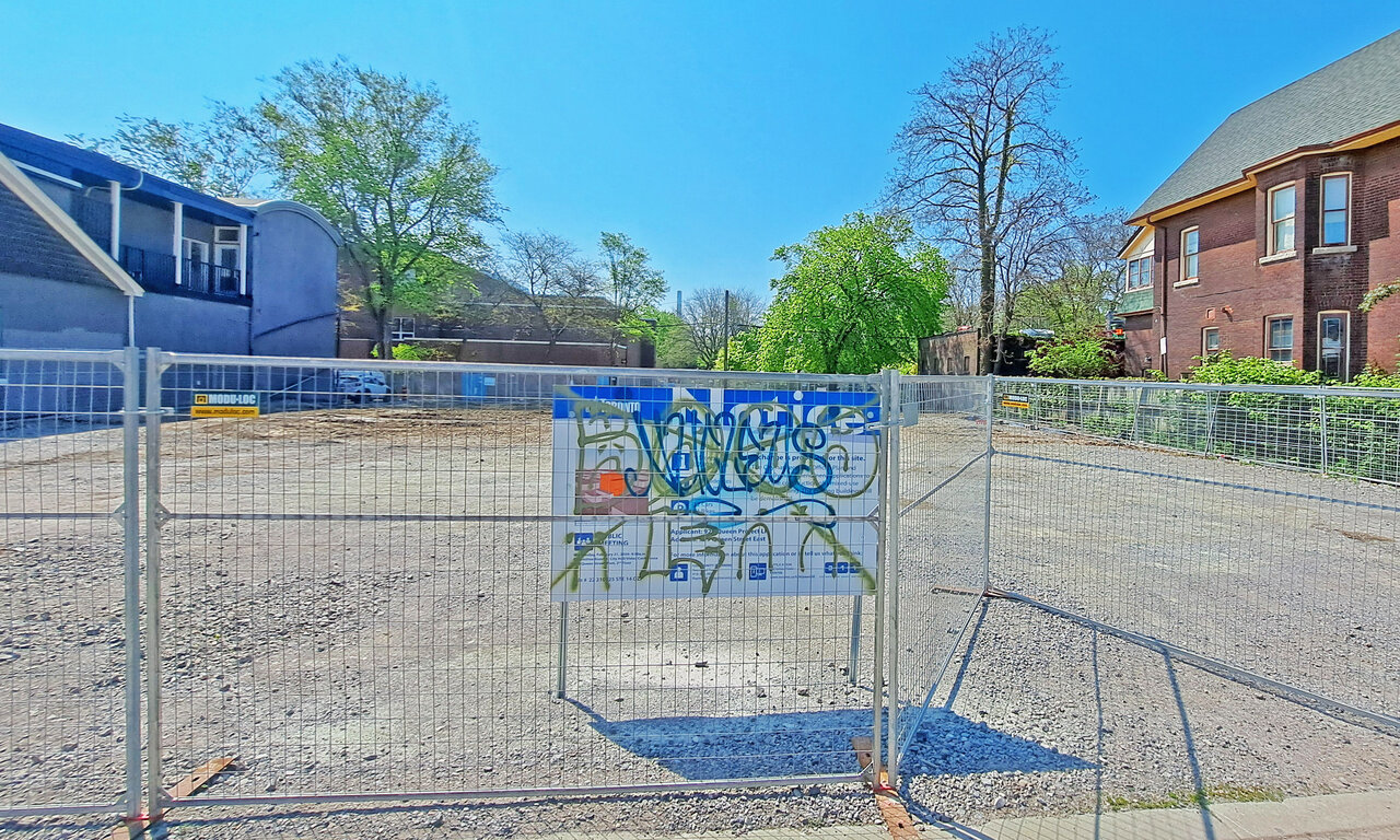 929queene-001.jpg