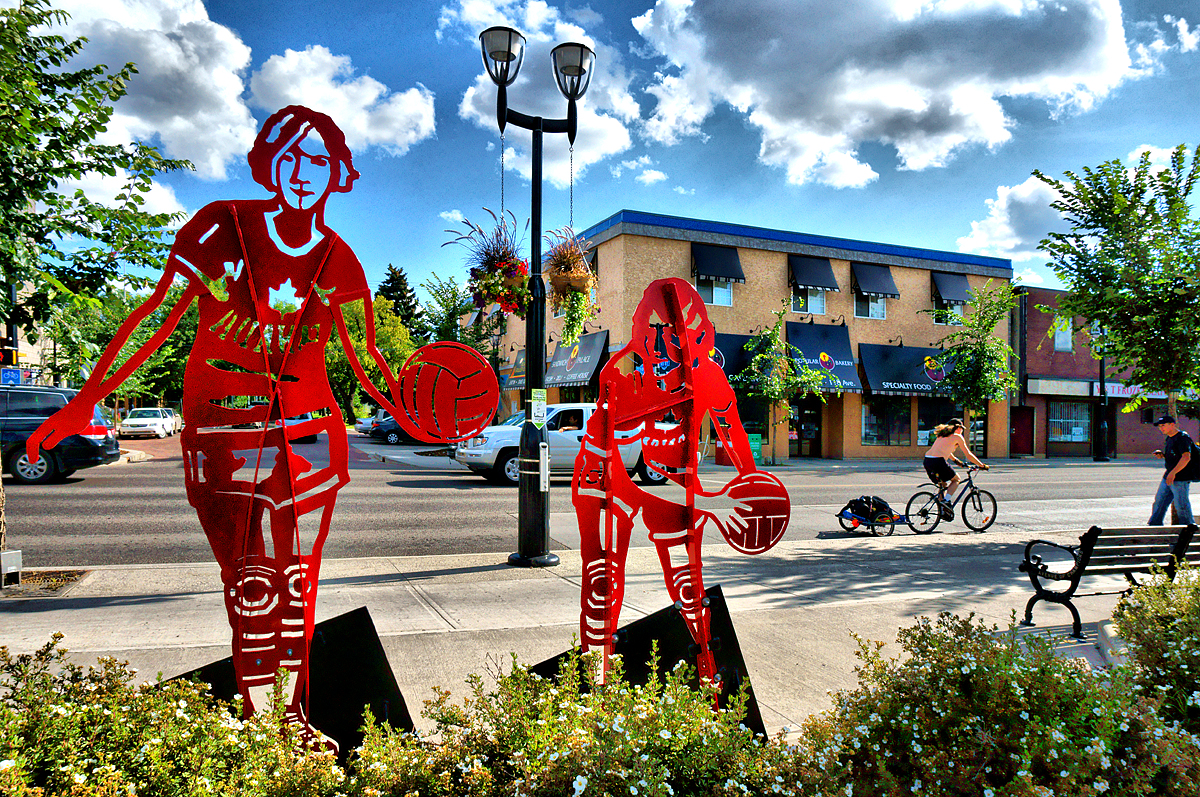 alberta_ave_statues.jpg