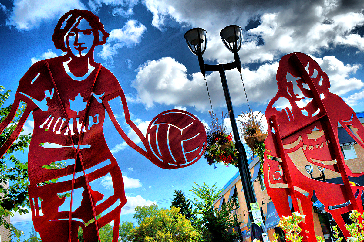 alberta_ave_statues2.jpg