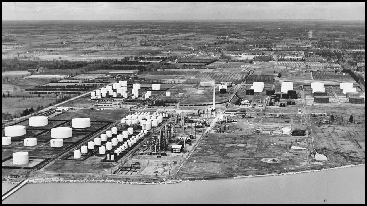 BA Oil refinery, Clarkson 1948 TPL.jpg