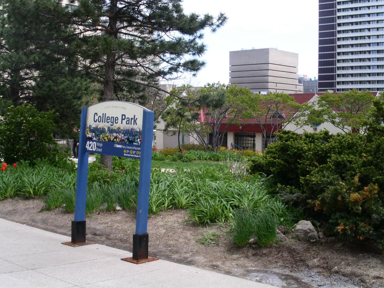 Barbara Ann Scott Park-College Park20_May10-09.jpg