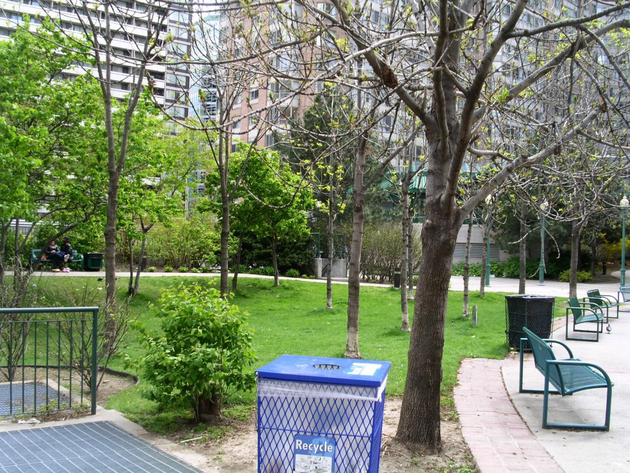 Barbara Ann Scott Park-College Park6_May10-09.jpg