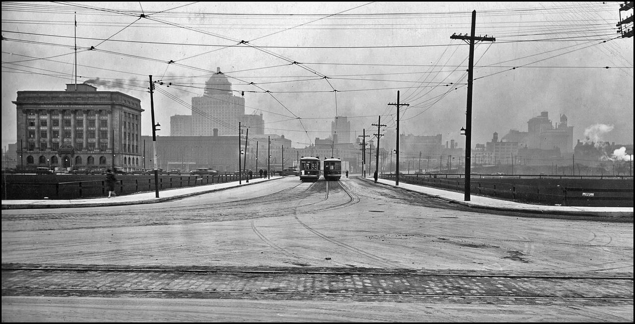 Bay St. looking N. from Queen's Quay 1928 TPL.jpg