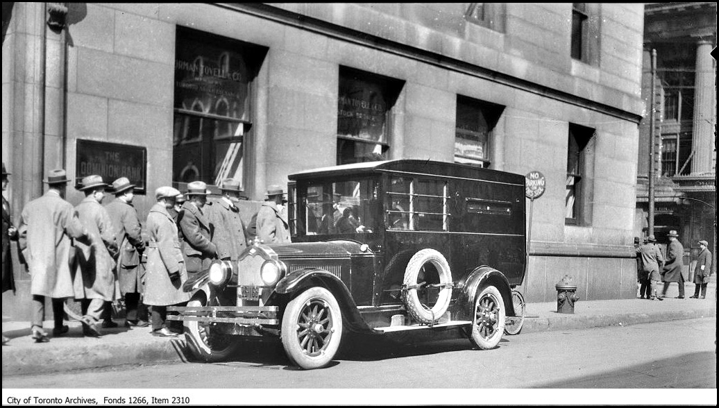Bullet proof bank messengers car, Dominion Bank 1924.jpg