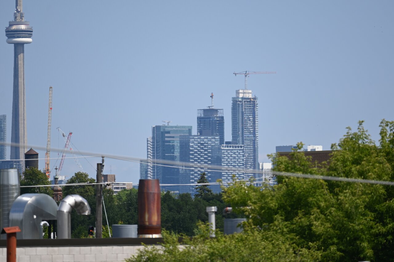 bxxxx - canada house.JPG