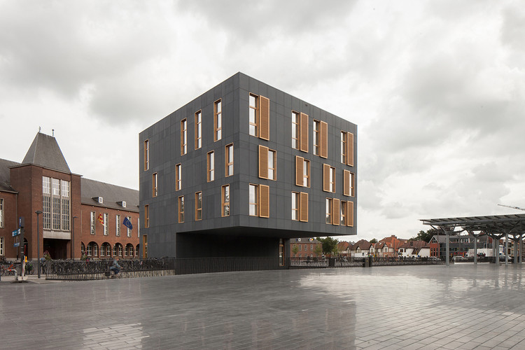 City_Square_Mortsel_(4)_-_Photographer_Thomas_De_Bruyne.jpg
