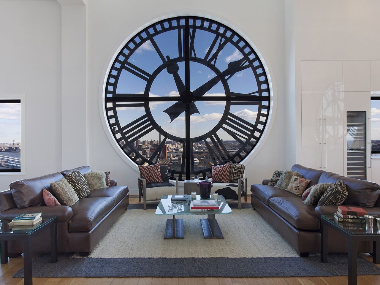 Clocktower_PH_-_Wide_Living_with_Single_Clock.0.0.1490988665.jpg