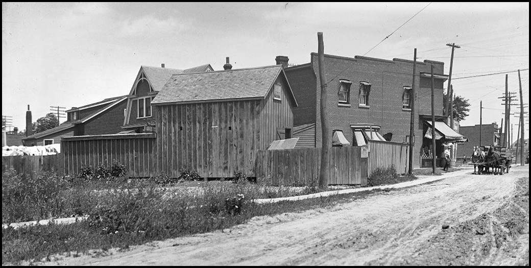 Danforth at Don Mills Rd (Broadview) 1913 CTA.jpg
