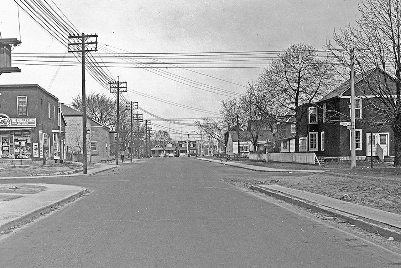 dundas-coxwell-01.jpg
