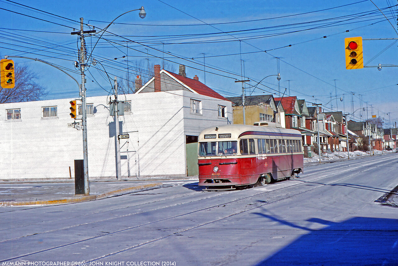 dundas-coxwell-03.jpg