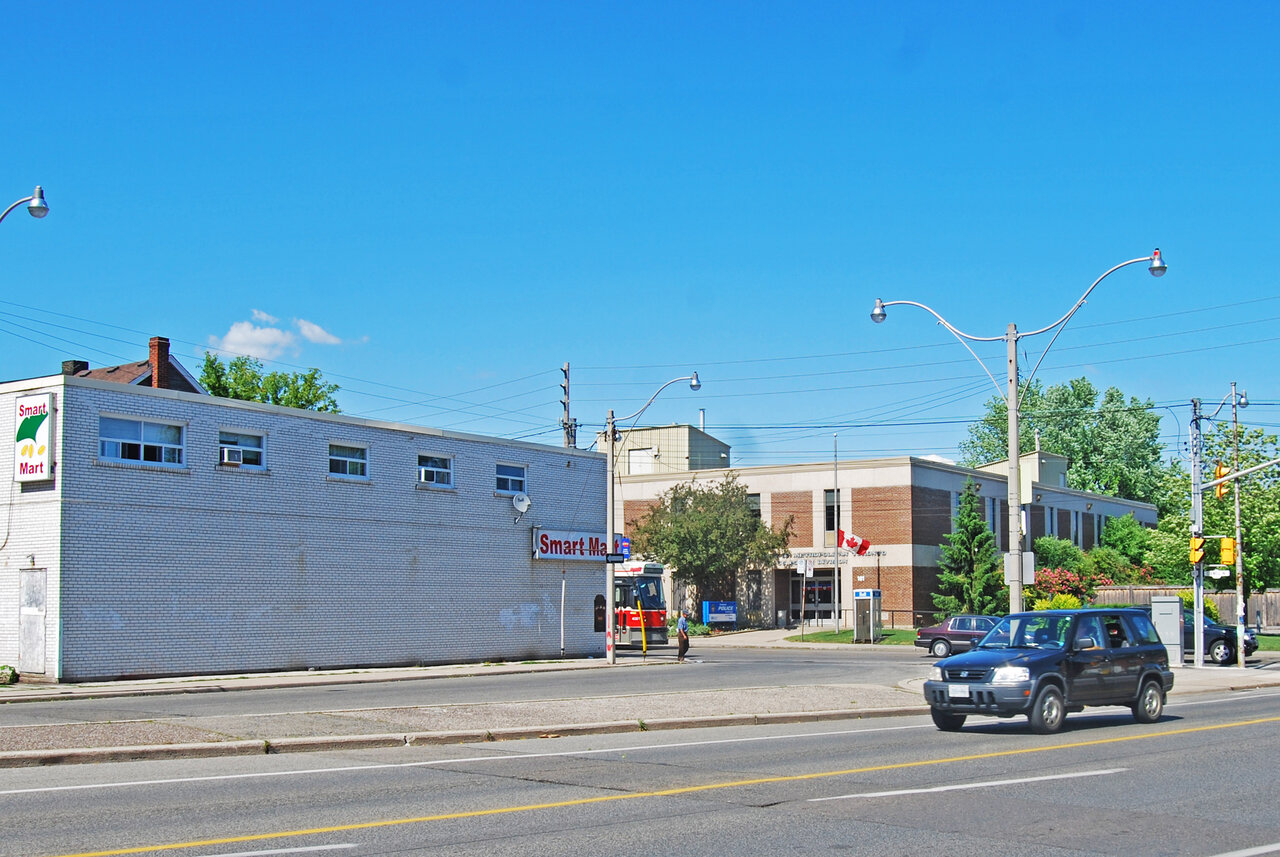 dundas-coxwell-06.jpg