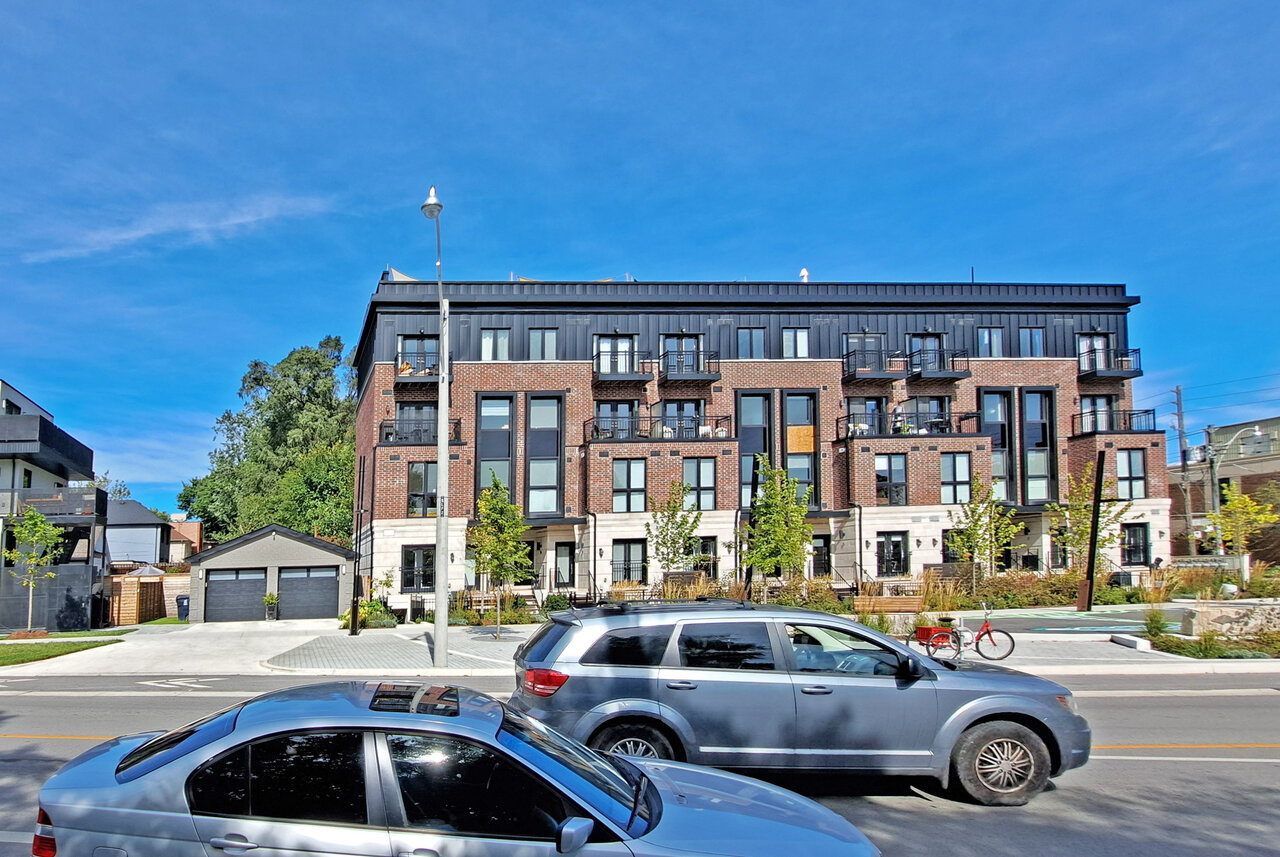dundas-coxwell-10.jpg