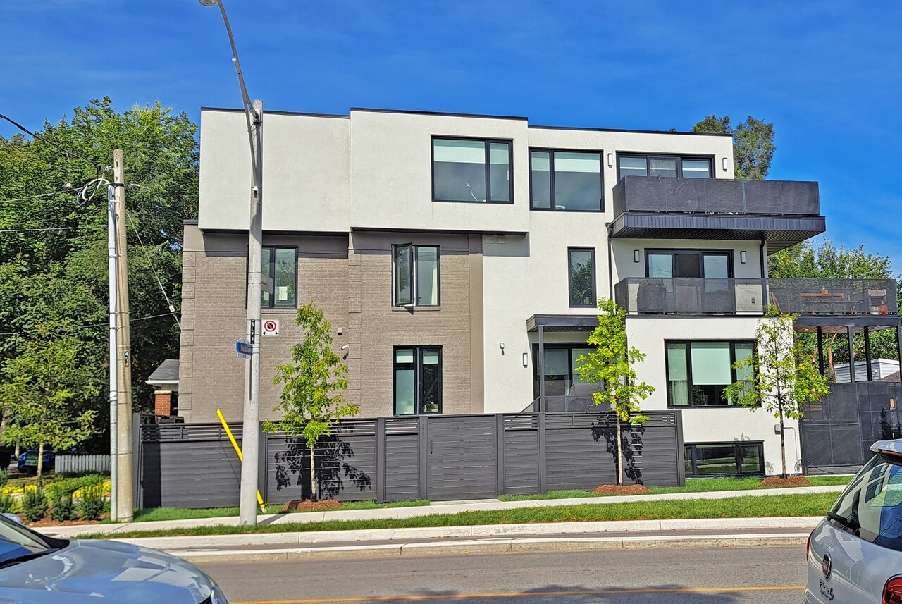 dundas-coxwell-12.jpg
