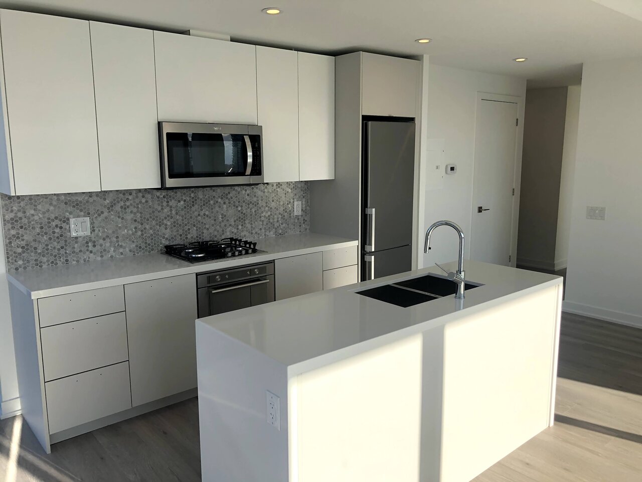 E55 PDI Kitchen 1.jpg