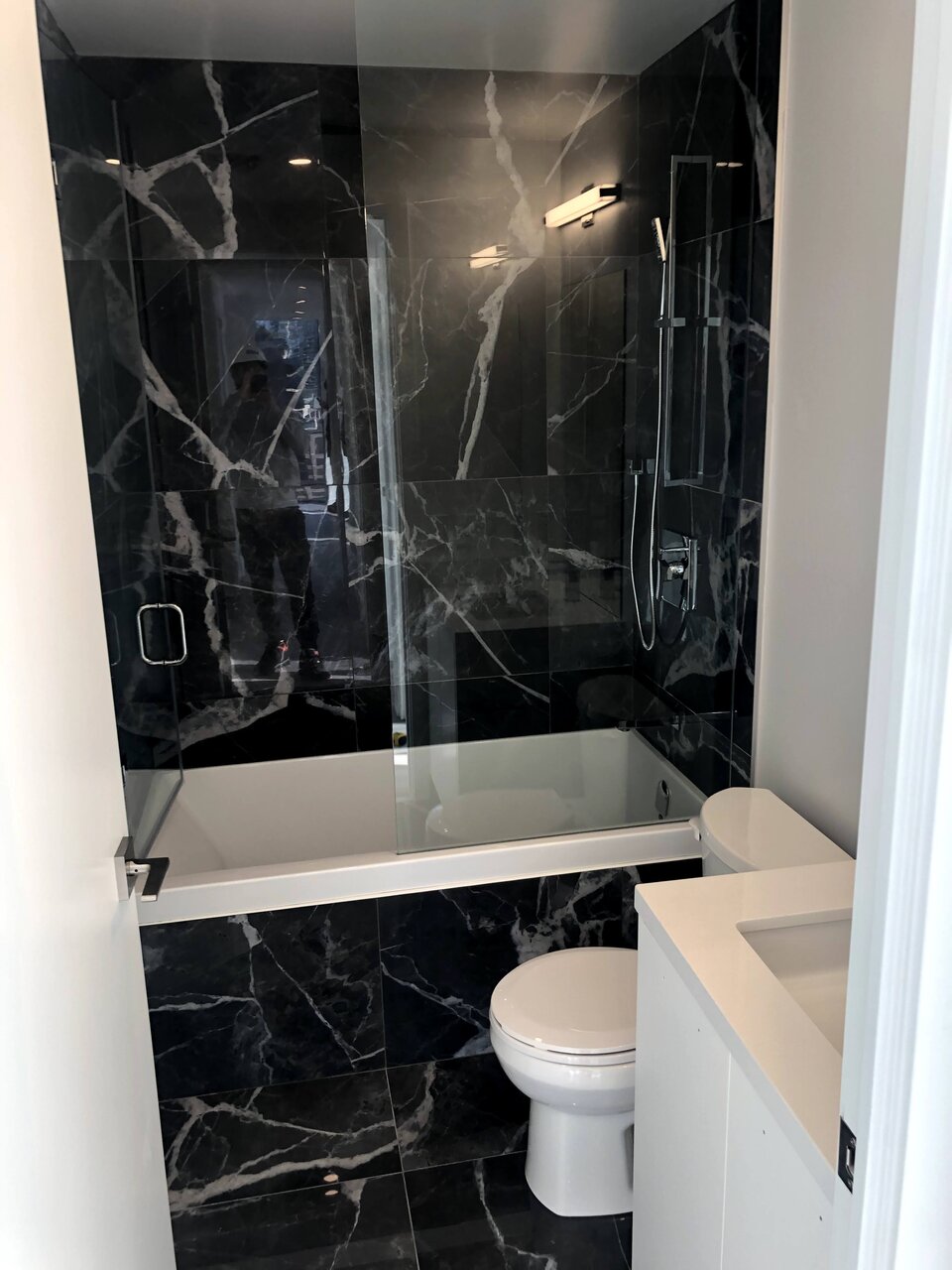 E55 PDI Main Bath.jpg