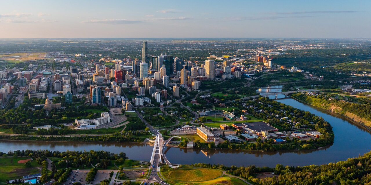 Edmonton_Downtown_Cityscape-during-the-summer.jpg