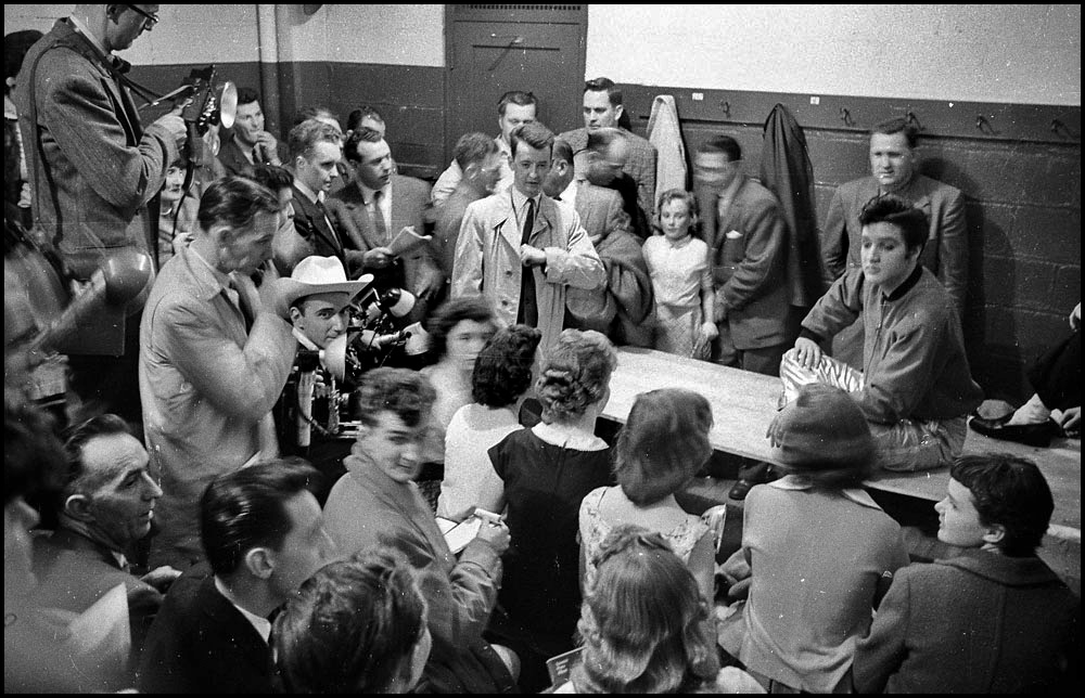 Elvis Presley-Toronto 1957 LAC.jpg