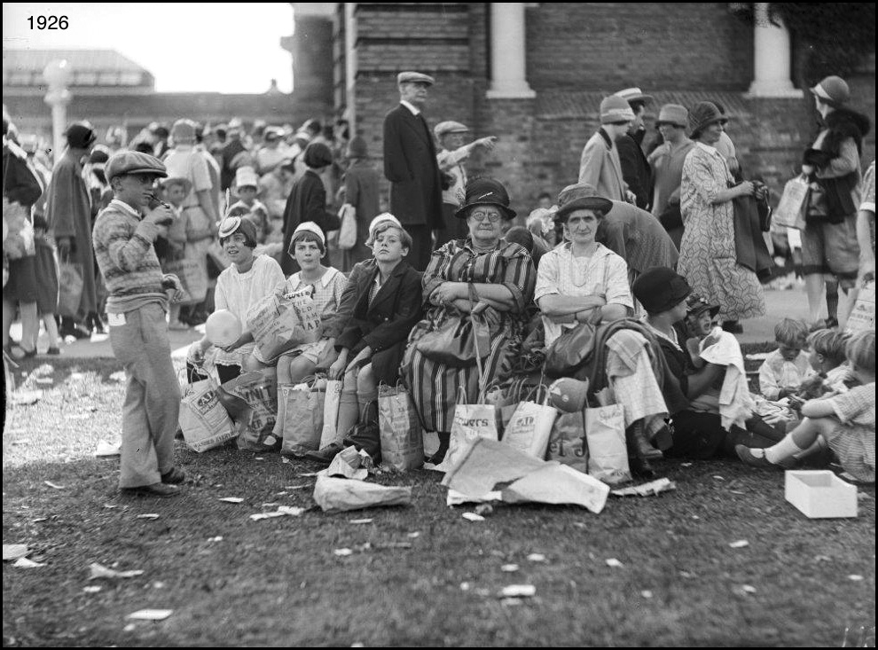 Family_Resting_on_bench_August_31_1926.jpg