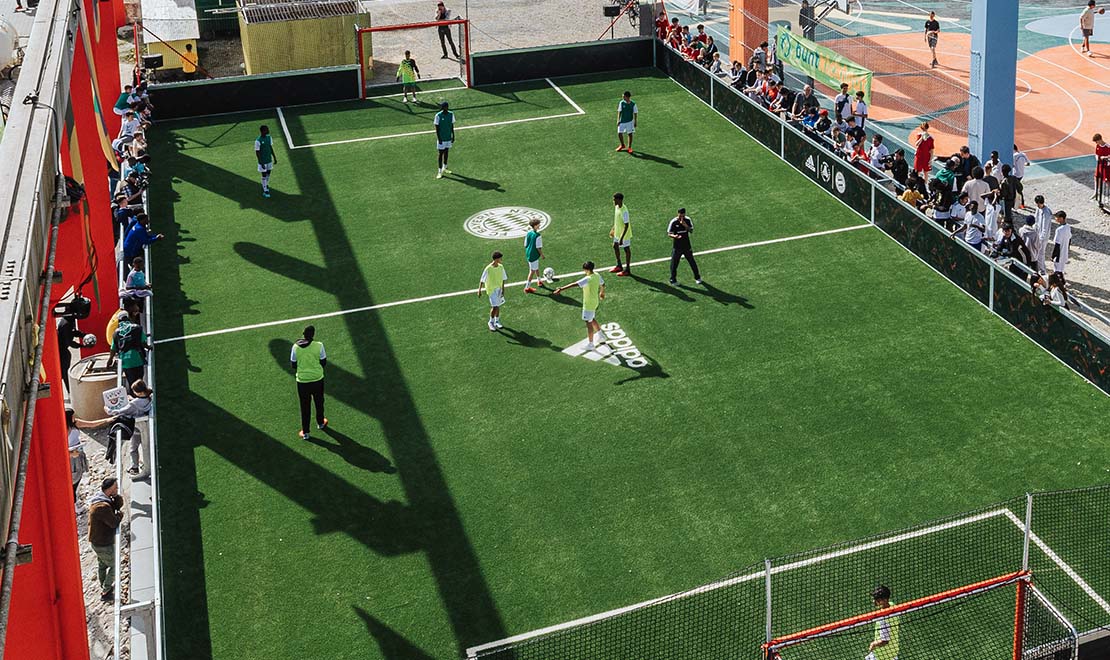 FC-Bayern-Muenchen-Soccer-Mini-Pitch.jpg
