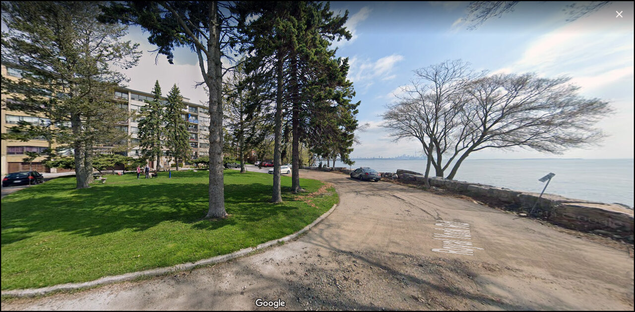 Foot of Royal York Rd.jpg