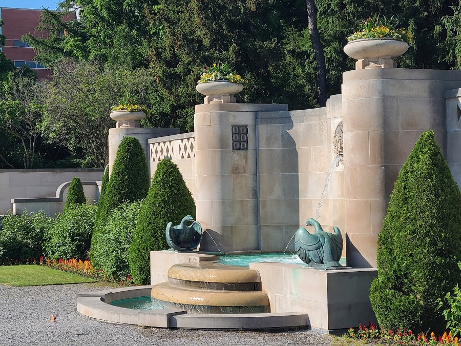 fountain2.jpg