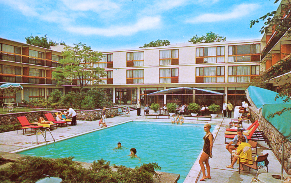 four-seasons-courtyard-mr.jpg