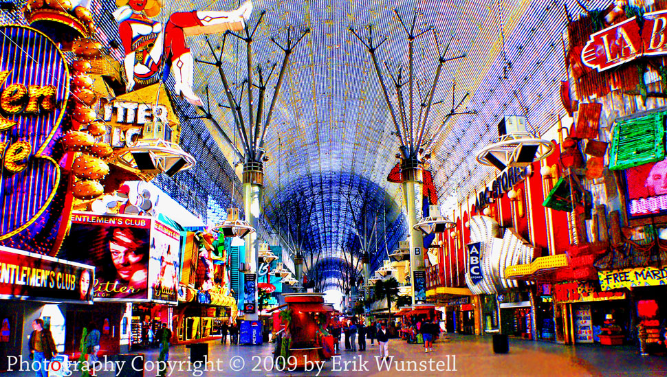 FREMONT_STREET_VEGAS_2009_.jpg