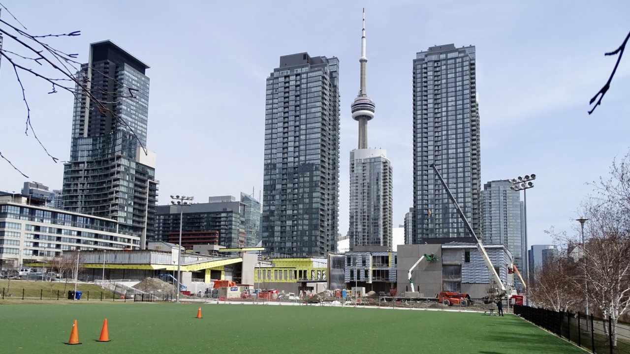 Toronto CityPlace Canoe Landing Community Centre & Schools 15.85m