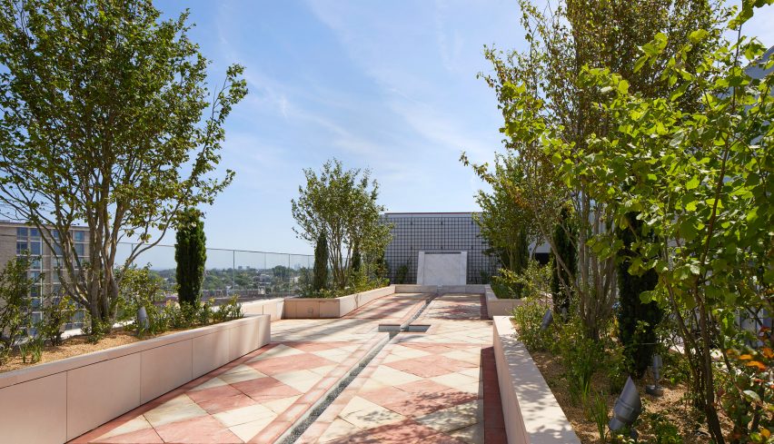 fumihiko-maki-aga-khan-centre-kings-cross_dezeen_2364_col_1-852x489.jpg