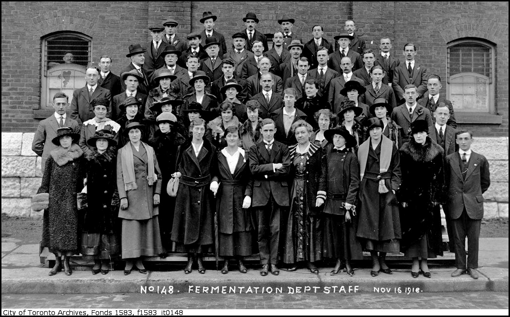 Gooderham and Worts staff 1918.jpg