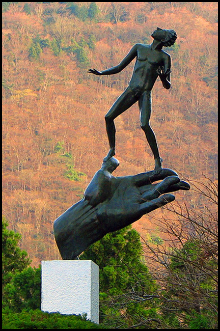 Hand of God - Carl Milles - Stockholm.jpg