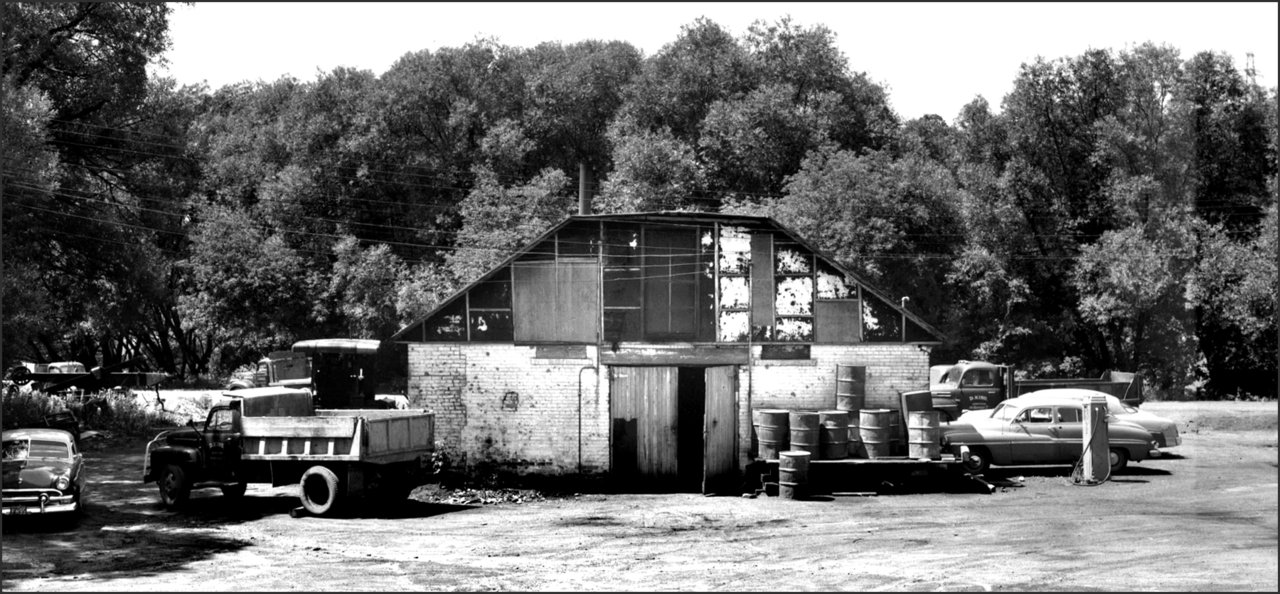 Helliwell, Thomas, brewery, Pottery Rd., south side, east of Don River. 1953  TPL.jpg