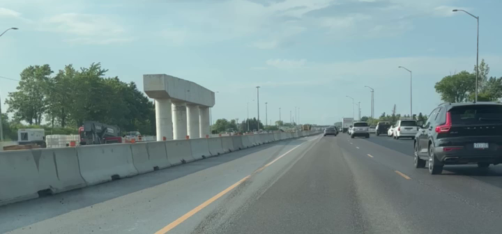 Highway 404 North of 16th Ave Pillars 2.png