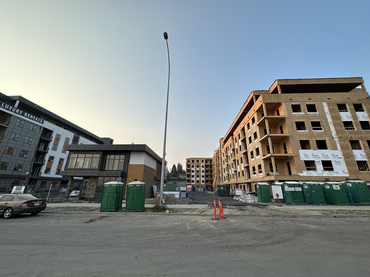 Glamorgan Landing | 19m | 6s | Spray Group | NORR | SkyriseCalgary