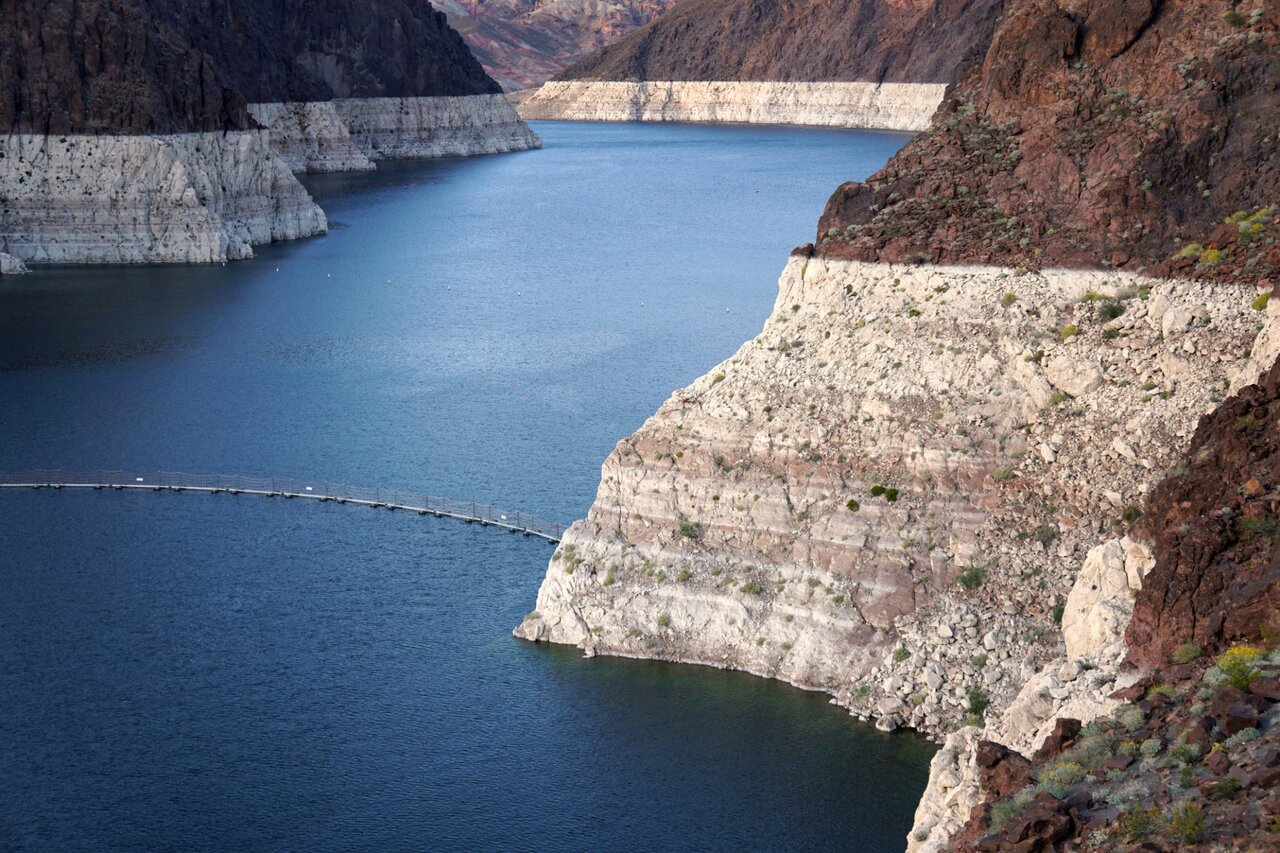 iStock-1323065713-Lake-Mead-2048x1364.jpg