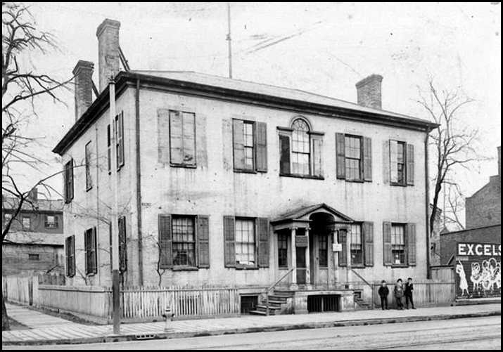 King at Frederick N-E demoloshed 1904.jpg